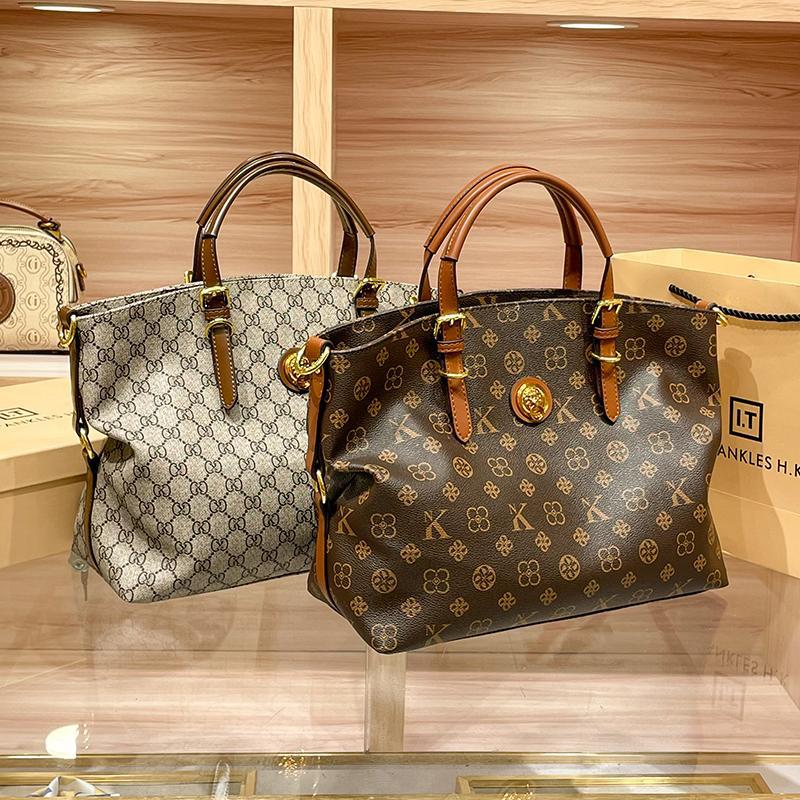 Large capacity shoulder bag, genuine leather, suitable for commuting, hand-held, crossbody, or tote bag.